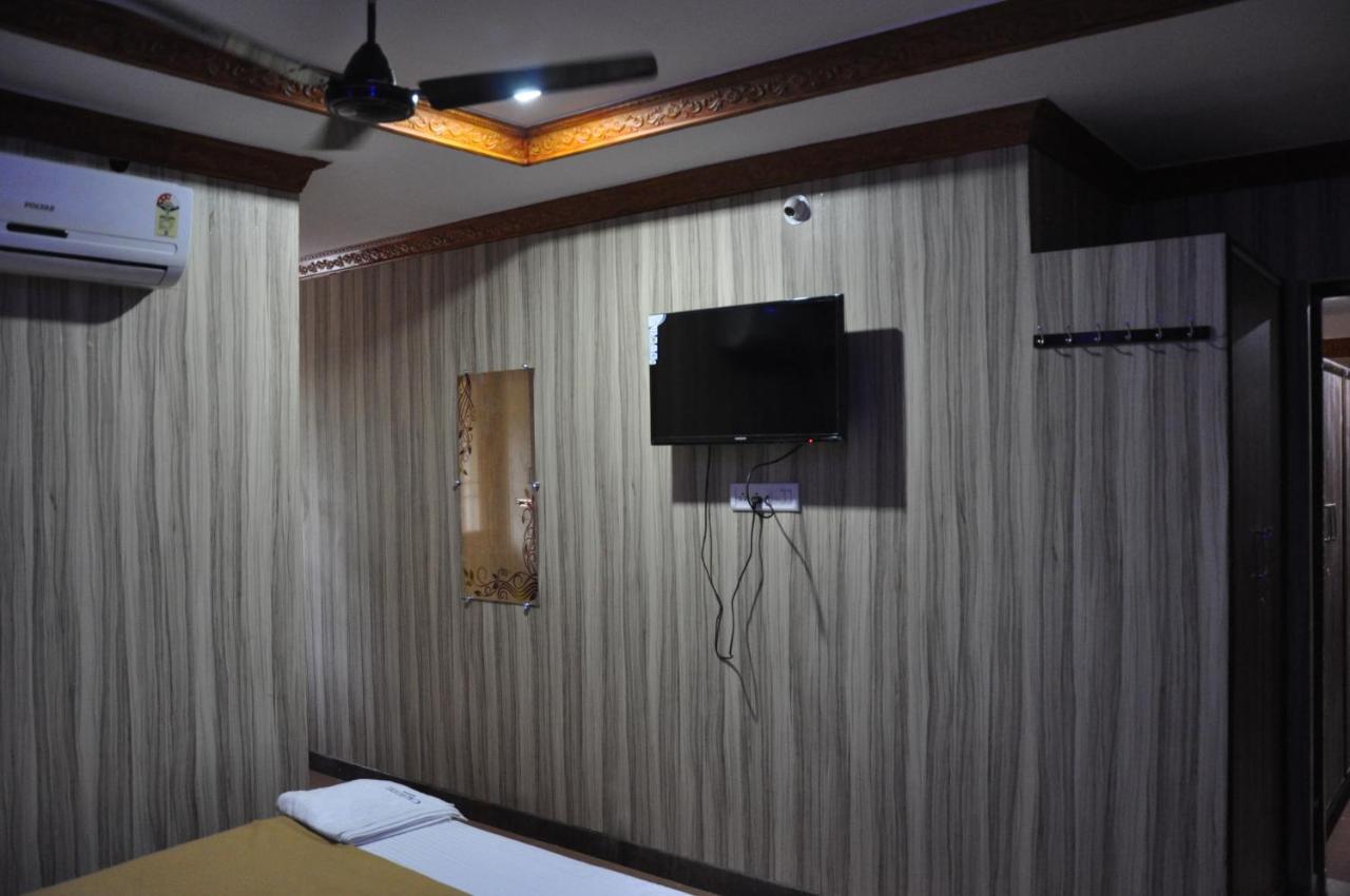 C M Hotel Dharmapuri Exterior photo